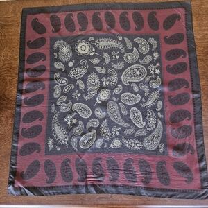GAP Paisley Scarf in Black and Red